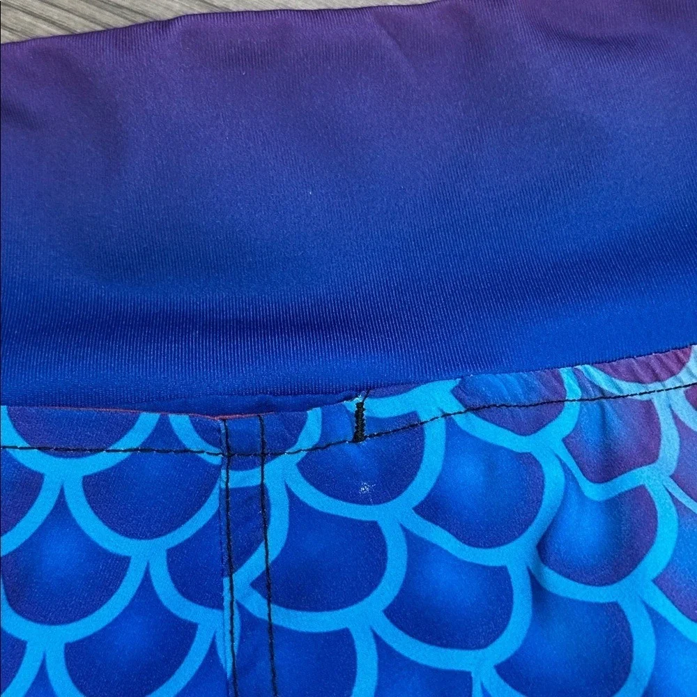 INKnBURN Mermaid Scale Performance Lined Running Shorts Blue Red Size 6 - Picture 7 of 13
